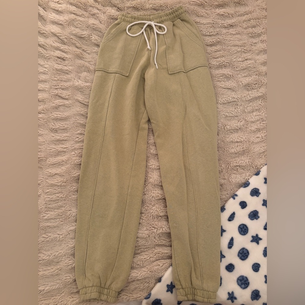 PrettyLittleThing Olive Joggers with Drawstring